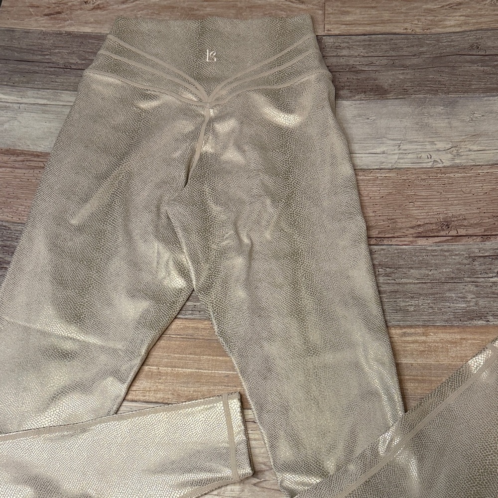 BuffBunny Shiny Gold Leggings - Picture 5 of 7
